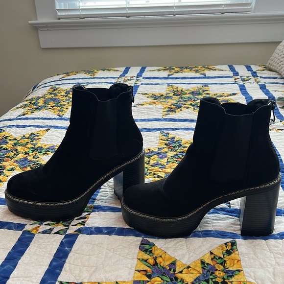Olivia Miller black suede platform lug sole Chelsea boots 10 platform - Picture 5 of 7